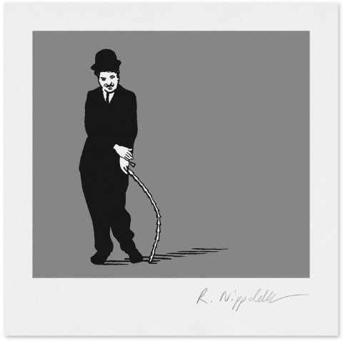 Eine Druckgrafik von Charlie Chaplin als Tramp schwarz und silber.