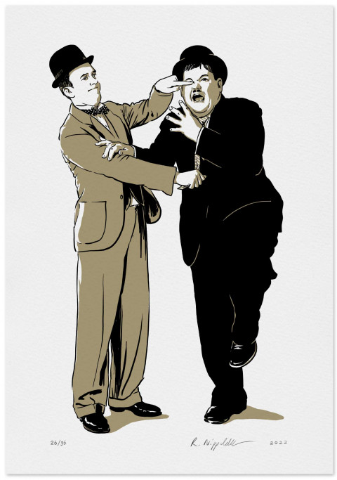 Eine Druckgrafik von Dick und Doof, in schwarz und gold gedruckt