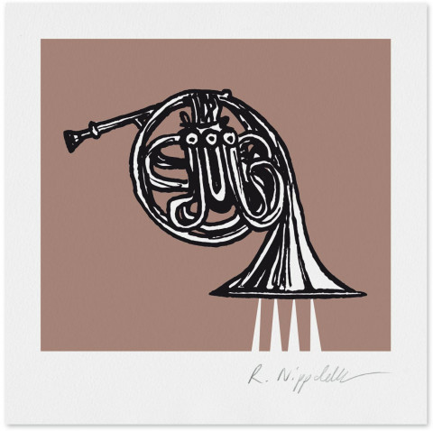 Eine Druckgrafik von einem French Horn in schwarz, weiß und sepia